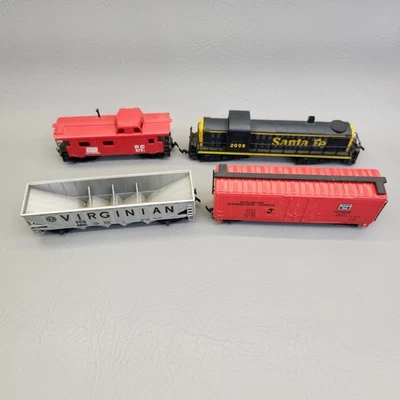 AHM HO Loco SF2099 & Boxcar Brex67170, Tyco Caboose PC4751 & Hopper VGN2610 READ - Image 1 of 4