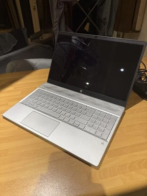 HP PAVILION 15-cw1598sa 512GB SSD 15.6" -  AMD RYZEN 7 - 16 GB RAM - TOUCHSCREEN - Image 1 of 4