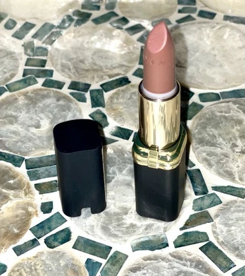 L'Oreal Paris Colour Riche Collection Exclusive Lipstick 610 Eva's Nude - Image 1 of 3