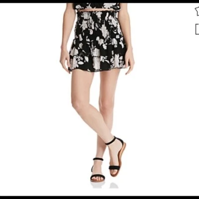 Aqua缩褶荷叶裙 — 第 1/4 张图片