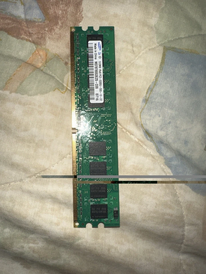 Samsung PC2-5300 512 MB DIMM 667 MHz DDR Memory (M378T6553EZSCE6) - pack of 2 - Image 1 of 1
