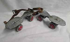 VINTAGE ANTIQUE ROLLER SKATES 1 PAIR 2025 - Picture 1 of 5