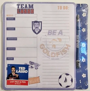 TED LASSO TEAM LAZO LIST PAD & PEN 80 FOGLI BE A GOLDFISH PIANIFICATORE GIORNALIERO SETTIMANALE - Foto 1 di 4
