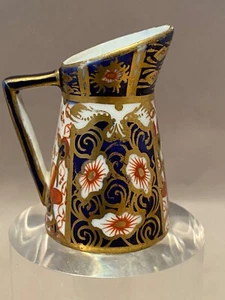 Estampilla de fecha 2451 con patrón miniatura de jarra de leche Royal Crown Derby 1905 - Imagen 1 de 4