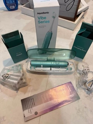 全新 Aquasonic Vibe 系列 超美白牙刷 - 状况完好 绿色 — 第 1/4 张图片