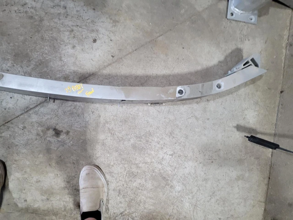 (SOLO RECOGIDA LOCAL) Refuerzo de parachoques delantero compatible con 16-24 VOLVO XC90 2050157 Foto 1 de 4