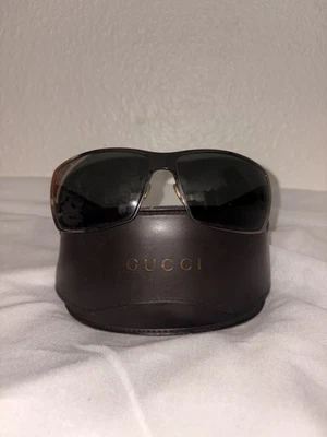 Gafas de sol Gucci vintage de metal gris rutenio oscuro, modelo GG 1821/S Foto 1 de 4
