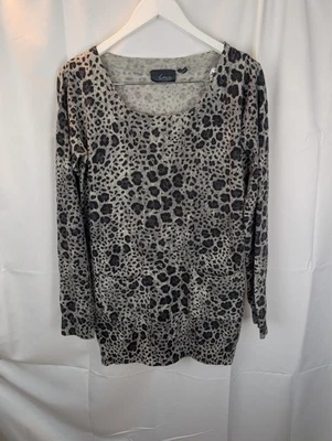 Top de cachemir manga larga estampado de leopardo línea talla S (estimado) usado en excelente estado Foto 1 de 4
