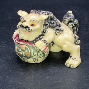 Chinese Foo Dog Asian Multi/White Resin 2” Tall. NICE - Picture 1 of 7