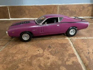 AMT 1971 Dodge Hemi Charger RT Built Kit 1:25 - Picture 1 of 9