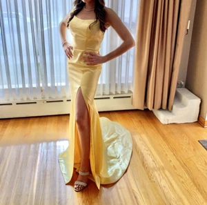 SHERRI HILL Yellow Satin Fitted Dress | Size 2 | Worn Once - Great Condition - Picture 1 of 12