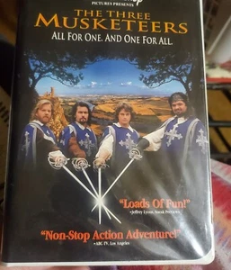 THE THREE MUSKETEERS (VHS,1993) Clamshell Disney - Charlie Sheen - BRAND NEW - Picture 1 of 6