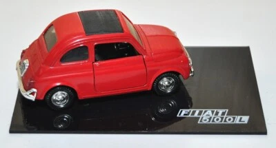 Modello auto Polistil S. 599 Fiat 500 L rosso base supporto  1:25  made in Italy - Immagine 1 di 4