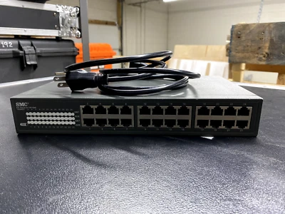SMC NETWORKS EZ SWITCH 24 PORT 10/100 - Image 1 of 3