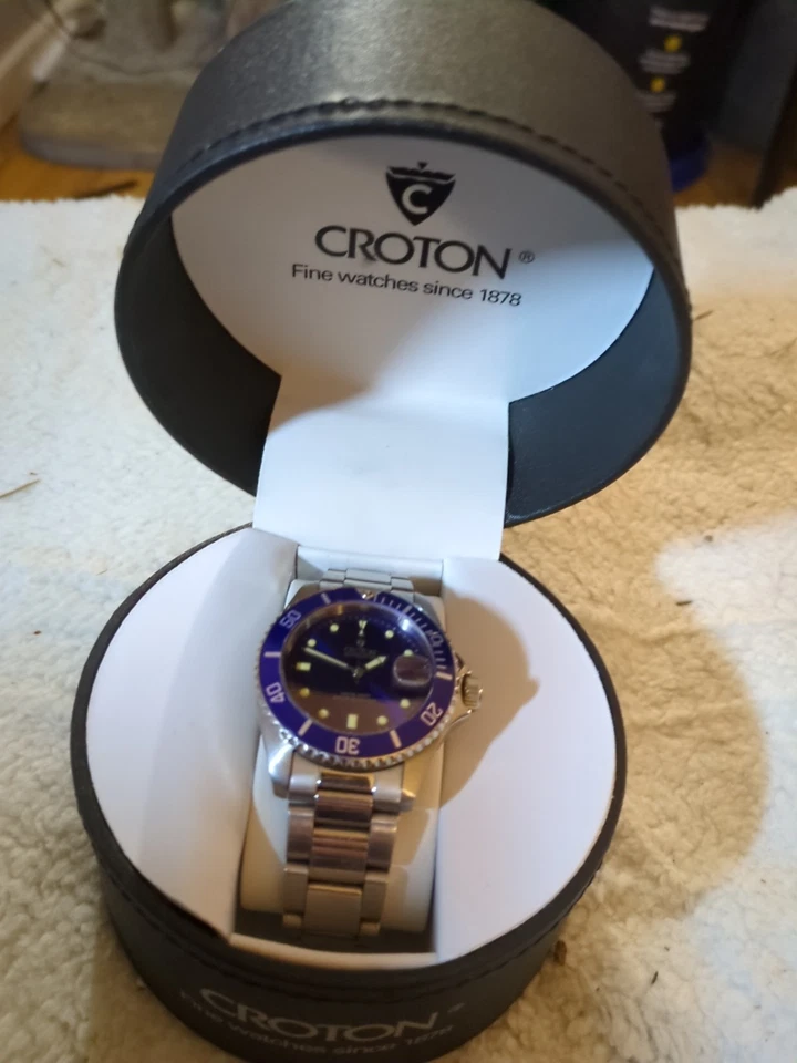 Reloj de cuarzo Croton M's 38 mm con pulsera de acero inoxidable, esfera azul y bisel azul Foto 1 de 1