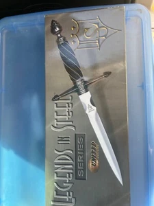 1996 1st ed. United Cutlery UC969 Round Table Dagger "LEGENDS IN STEEL" NIB - Picture 1 of 2