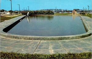 Vtg Singapore Children's Swimming Pool at Kallang Park 1950s Postcard - Picture 1 of 2