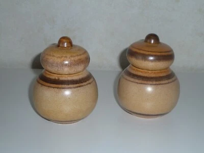 2 kleine getöpferte Deko Tongefäße Höhe ca. 10,5 cm - Bild 1 von 3