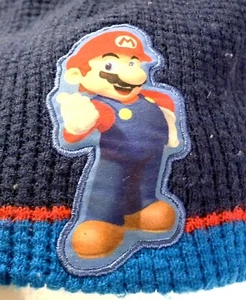 Cappello Berretto Ufficiale Nintendo Super Mario Bros. Maglia 2011 Blu Scuro Lt Blu Rosso - Foto 1 di 8