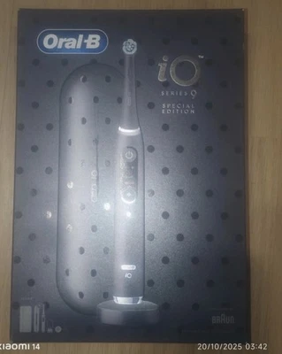 Brosse à dents électrique magnétique Oral-B io 9 Series édition spéciale - Image 1 of 4