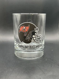 Tampa Bay Buccaneers Whiskey Glass With Helmet Logo 13 Oz - Picture 1 of 4