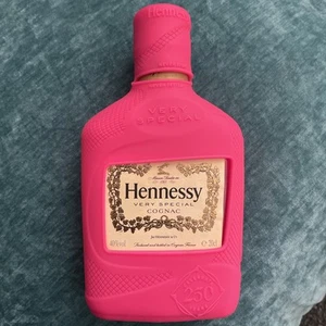 RARE Hennessy 35cl Bottle Flask Pink Cover Holder Cognac Spirit Pub Bar Ornament - Picture 1 of 7
