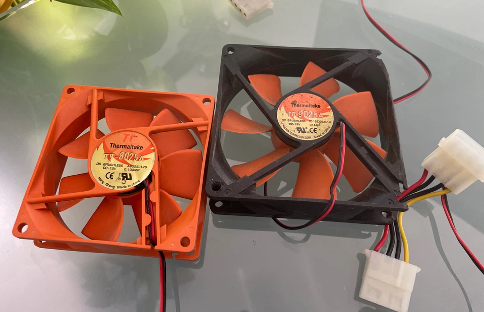 PC Lüfter 2 Stk. Thermaltake TT-8025A und TT-9025A - Bild 1 von 1