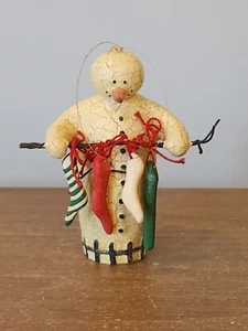 Muñeco de nieve vintage Department 56 con adorno de medias 4,25 de alto - Imagen 1 de 8