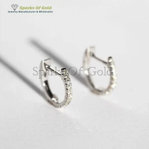 Pendientes de aro Huggie de diamantes micro pavé de oro blanco de 14K ropa de fiesta joyas regalos - Imagen 1 de 3