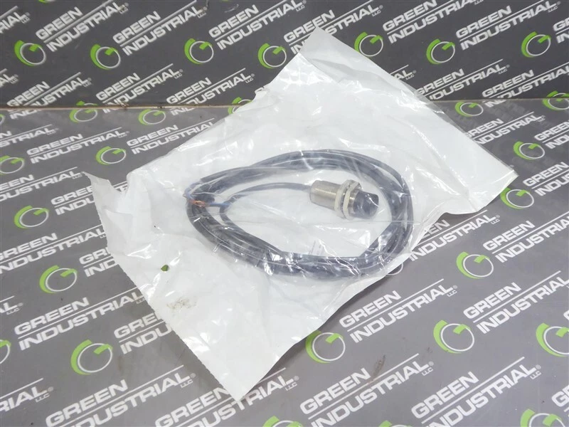 NEW Allen Bradley 872C-DH8NP18-E2 Inductive Proximity Sensor - Image 1 of 3