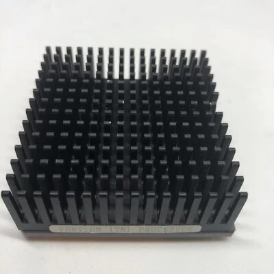 Intel Pentium 60 Mhz CPU 1992 P60 A80501-60 Ceramic Top Processor w/ Heatsink - Image 1 of 4