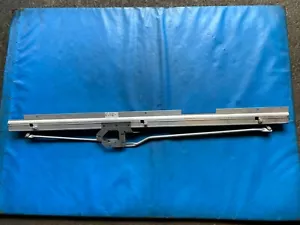 Mecanismo de parasol trasero Rover 75 // MG ZT berlina (Parte #: EPB101590) - Imagen 1 de 3