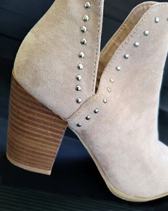Freelance Zilda Nude Ankle Boots Cutout Rivet Size 37 EUR / 6 AU / 6 US - Picture 1 of 9