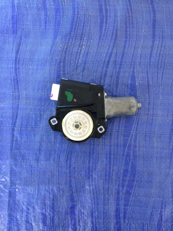 2007 凯迪拉克凯雷德太阳车顶电机原始设备制造商 — 第 1/4 张图片