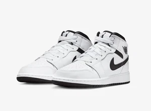 Nike Air Jordan 1 Mid White Black DQ8423-132 GS SIZE 5.5=Women's 7 NEW - Picture 1 of 4