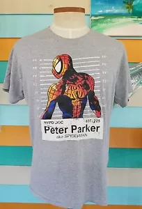 Camiseta Top Camisa Marvel Spiderman alias Peter Parker Mug Shot Estampado Gráfico - Imagen 1 de 7