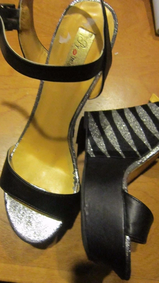 WOW! ¡PROMESA! SANALES PLATAFORMA CUÑA 5.5" Talla 8M Negro y Plata Foto 1 de 4