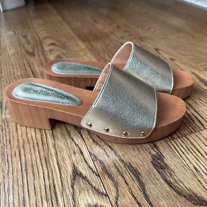 Olivia Miller Metallic Gold Faux Leather Studded Platform Wood Sandals Slides 8 - Picture 1 of 7
