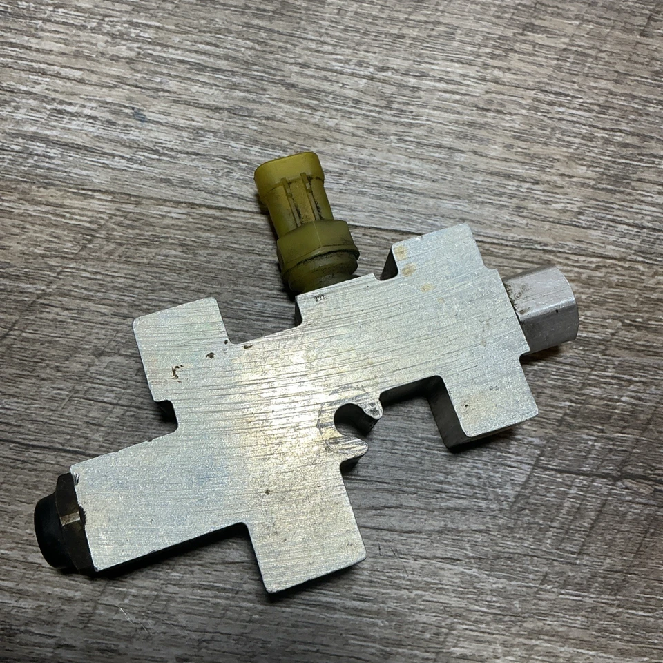 Proporción bloque de distribución de freno Geo Tracker/Suzuki Sidekick Foto 1 de 4