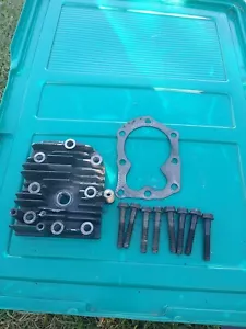 Briggs & Stratton 790169 Zylinderkopf, 8 Schrauben und Dichtung aus 10T8020879-B1 - Bild 1 von 9