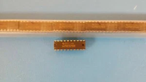 (5 PCS) SN74F574N TI F/FAST SERIES, 8-BIT DRIVER, TRUE OUTPUT, PDIP20 - Picture 1 of 2