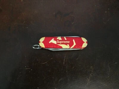 Navaja suiza Victorinox LOUIS VUITTON Supreme Foto 1 de 4