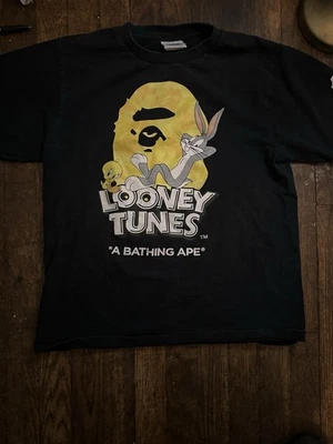 Camiseta A Bathing Ape Bape Amarilla Unisex Looney Tunes Bugs Bunny Talla Pequeña Foto 1 de 4