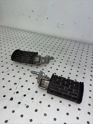 83 clavijas de pasajero trasero izquierdo derecho Yamaha Venture Royale XVZ1200 XVZ 1200 1983  Foto 1 de 4