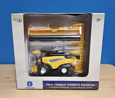 Ertl New Holland CR9070 Combine, 1/64 - Image 1 of 4