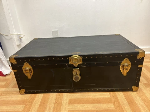 Vintage BLACK STORAGE TRUNK steamer flat top foot locker wood coffee table chest Cover