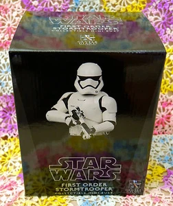 Star Wars The Force Awakens First Order Stormtrooper Bust - Picture 1 of 9