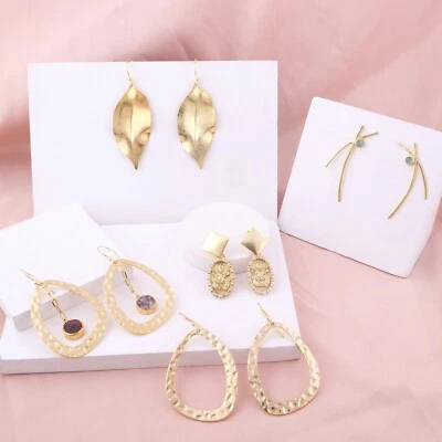 Lote de 5 pares de aretes colgantes enchapados en oro de 18 quilates para mujer Foto 1 de 3
