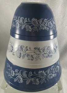 Vintage Pyrex 3 Pc Nesting Bowls Colonial Mist Blue And White - Picture 1 of 3