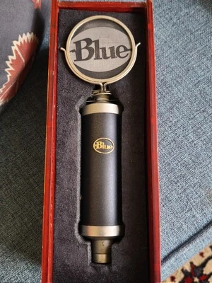 Blue Baby Bottle large diaphragm condenser microphone - Image 1 of 4